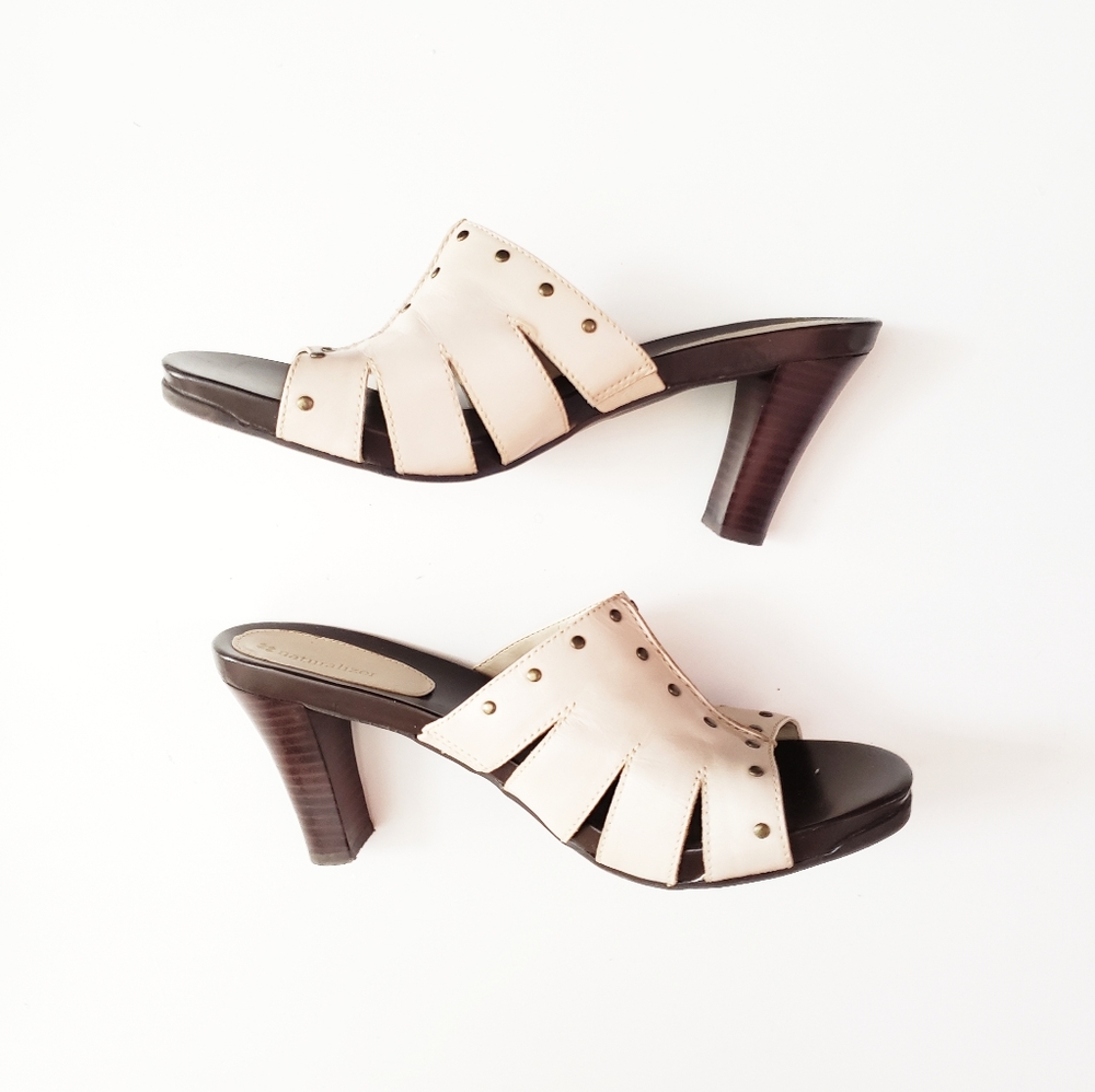 Naturalizer Tan Sandal Pumps